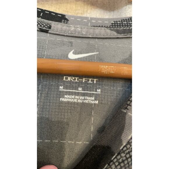 Nike Dri-Fit Size Medium Gray Chamo Y2K T-Shirt Super Soft New W/out Tags - Picture 3 of 4